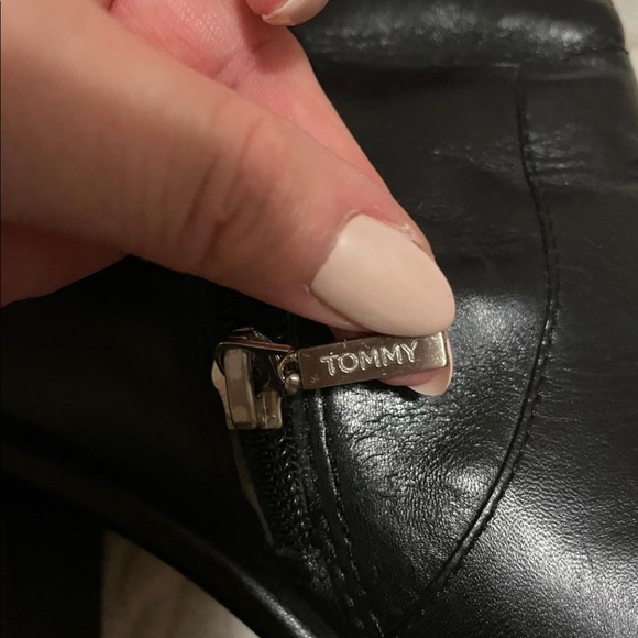 Tommy Hilfiger boots - Picture 2 of 3